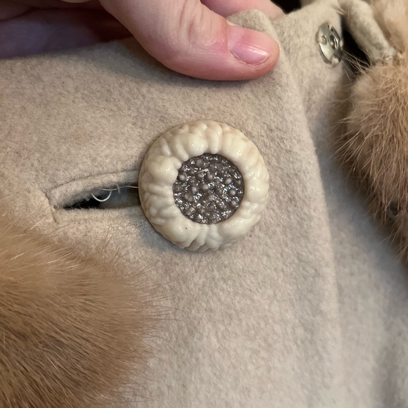 FURLAINE Vintage 50s 60s Women's Beige Coat with Mink Fur Collar, Size S - Picture 8 of 16